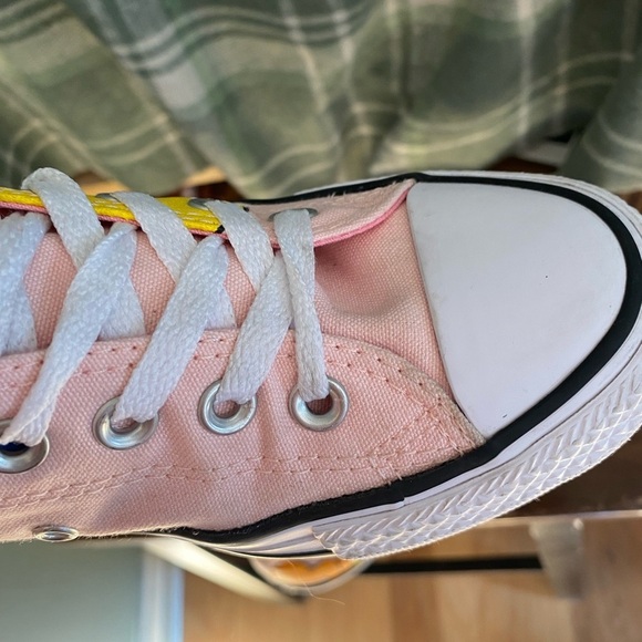 Looney Tunes x Chuck Taylor All Star Low 'Tweety' sneakers women’s 7 - Picture 6 of 8